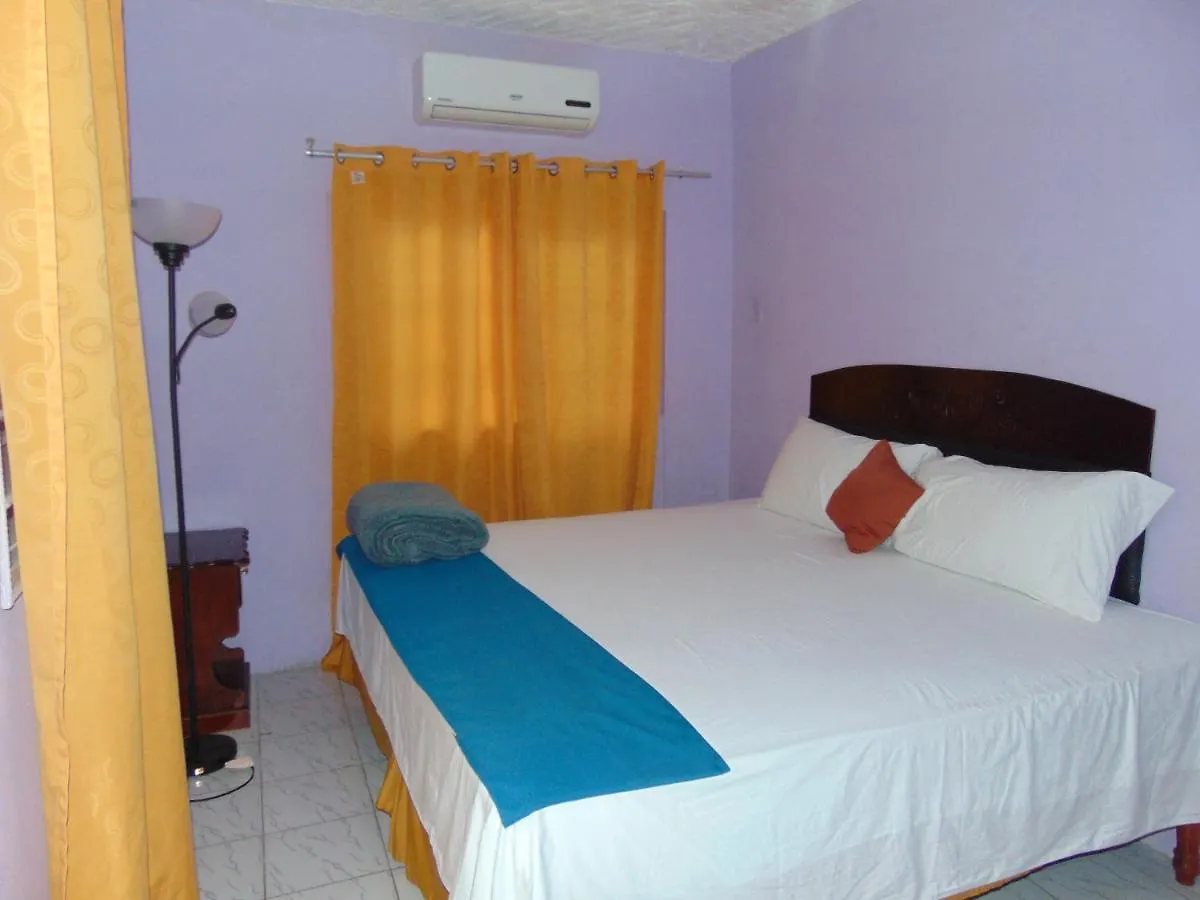 Tropical Manor Inn - Kingston Jamaika