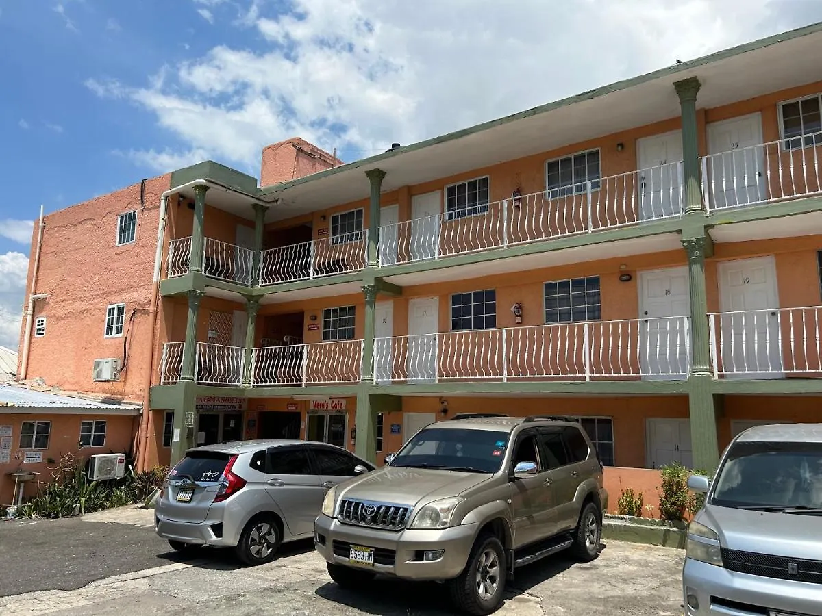 Tropical Manor Inn - Kingston Hotel